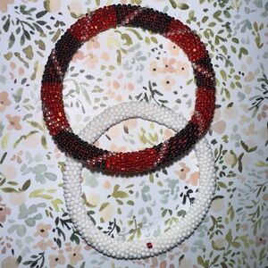 2 red and black women’s beaded bracelets red black white shiny